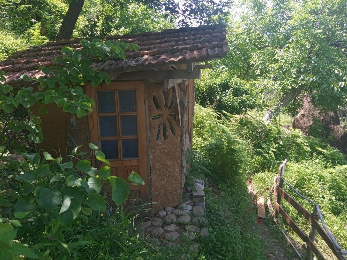 The House In The Village Pellumbas Kültér fotó