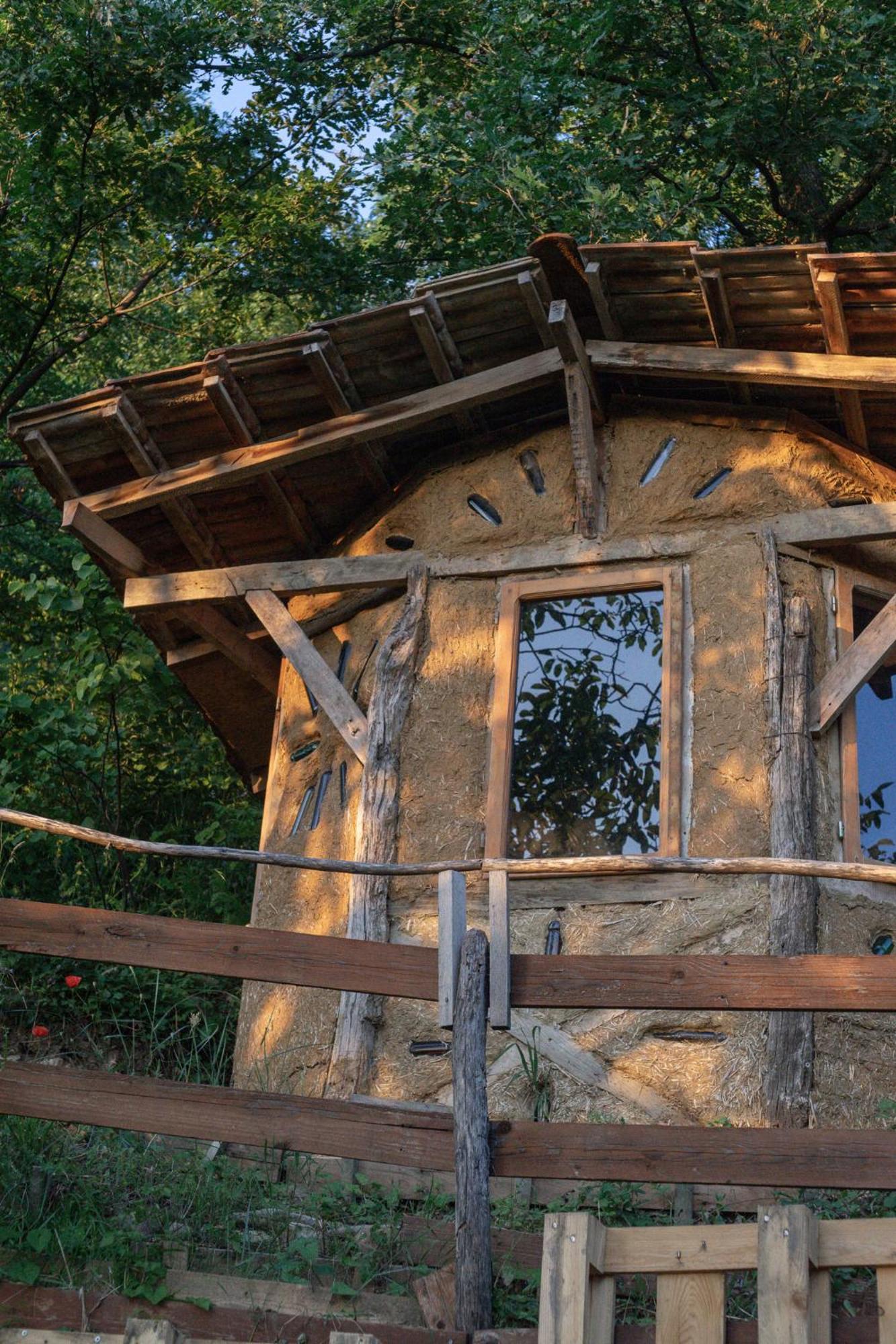 The House In The Village Pellumbas Kültér fotó