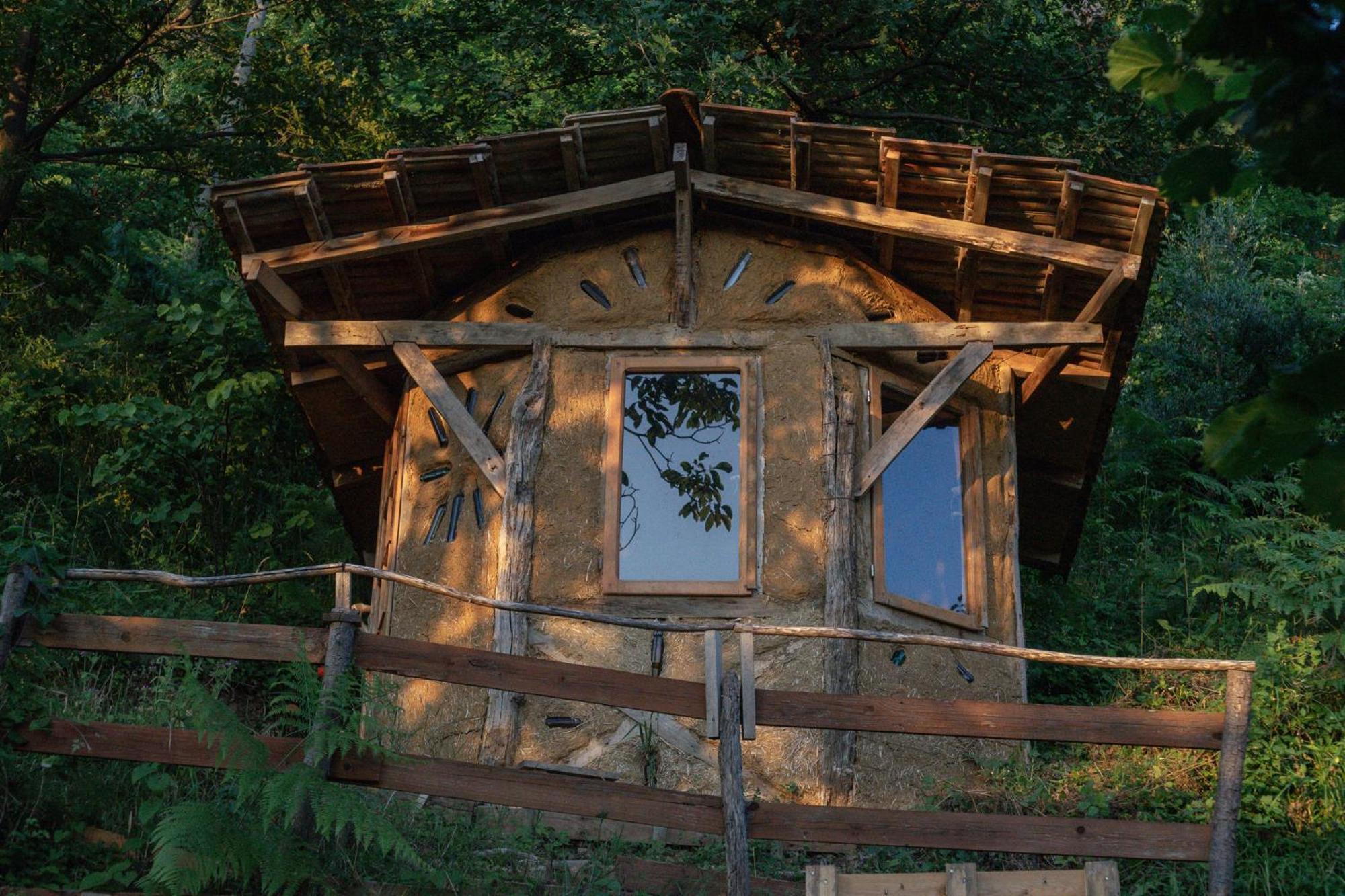 The House In The Village Pellumbas Kültér fotó