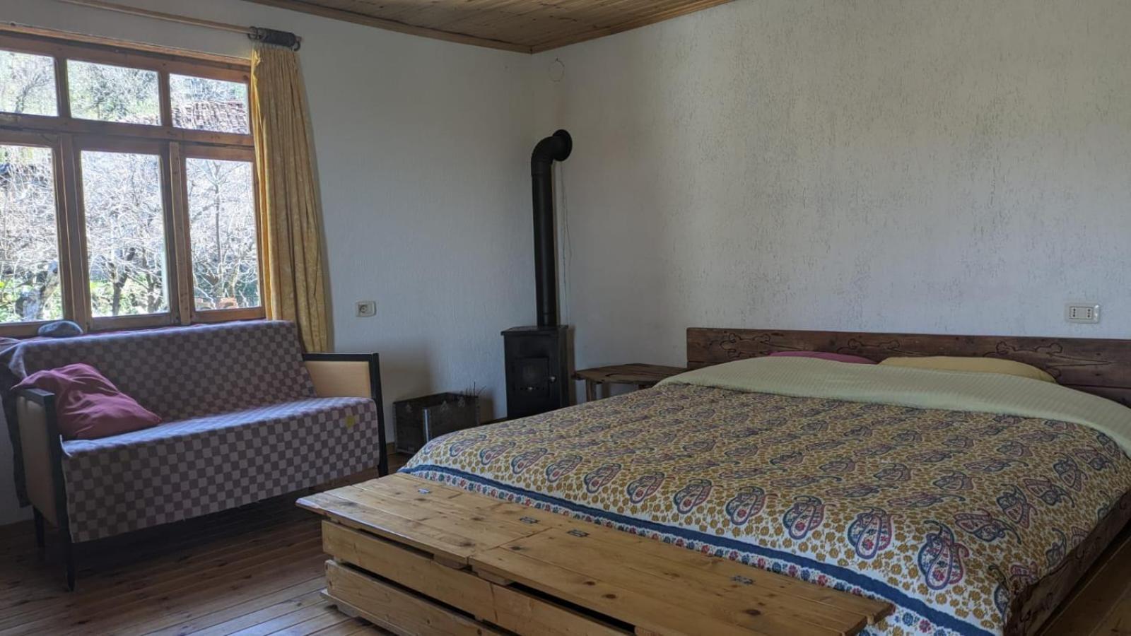 The House In The Village Pellumbas Kültér fotó
